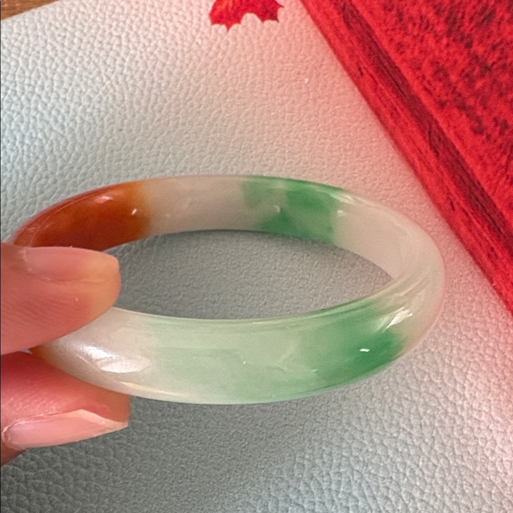 New Natural Solid Stone Green Bangle - Picture 5 of 7